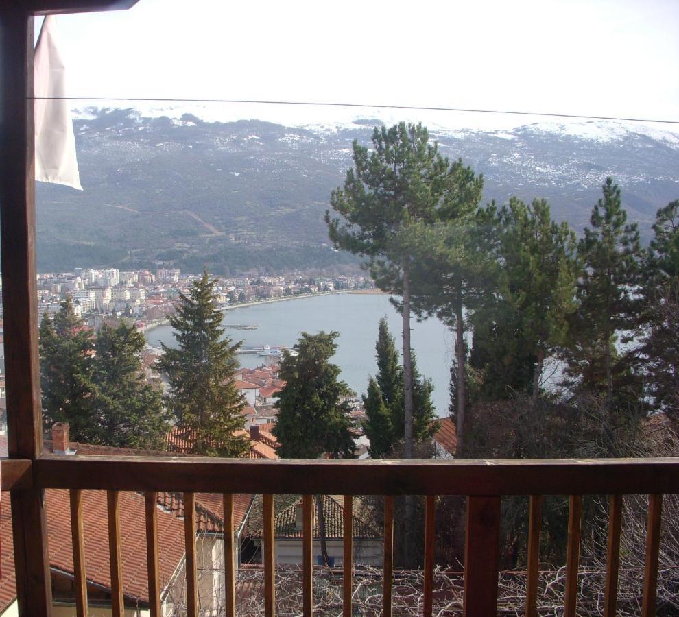Chardak Apartments Ohrid Bilik gambar